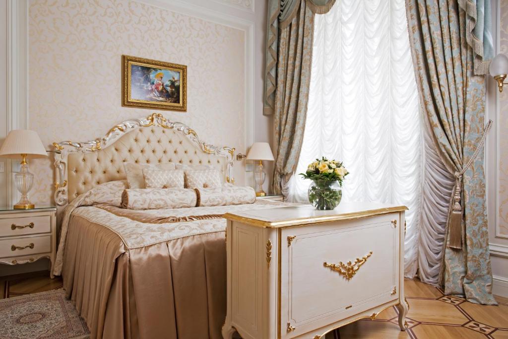 اتاق هتل THE STATE HERMITAGE MUSEUM OFFICIAL