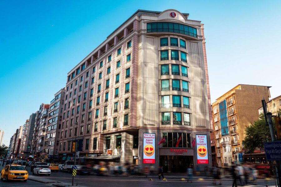 هتل (RAMADA PLAZA BY WYNDHAM)