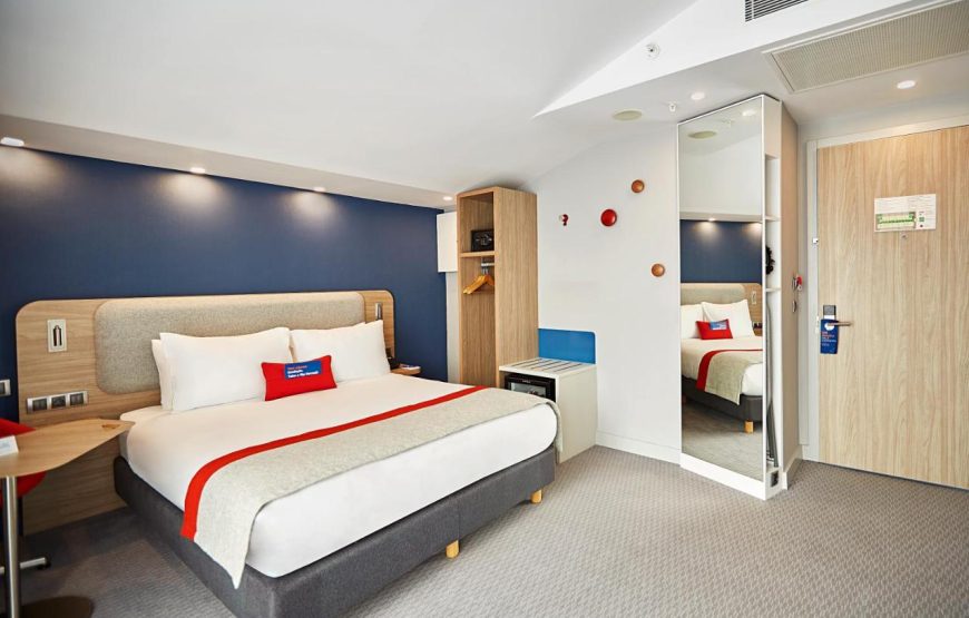 هتل (HOLIDAY INN EXPRESS)