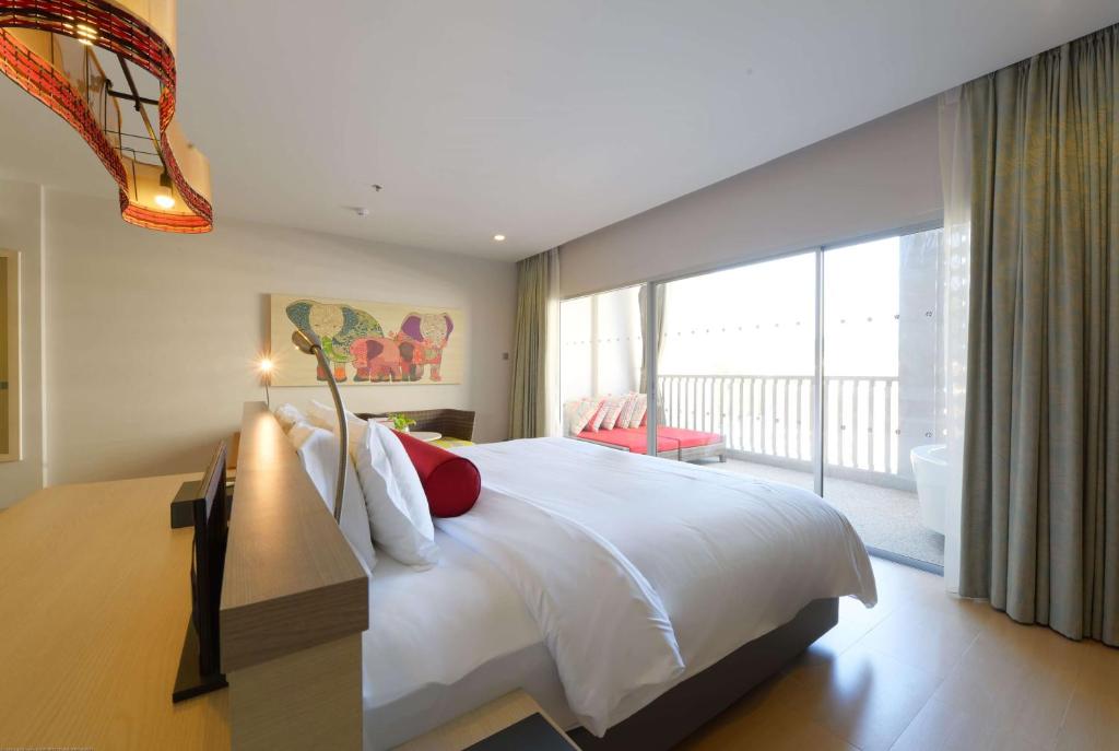 اتاق هتل RAMADA DEEVANA