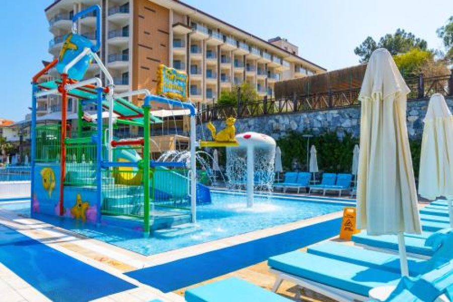 هتل (RAMADA RESORT SUB LAND VIEW)
