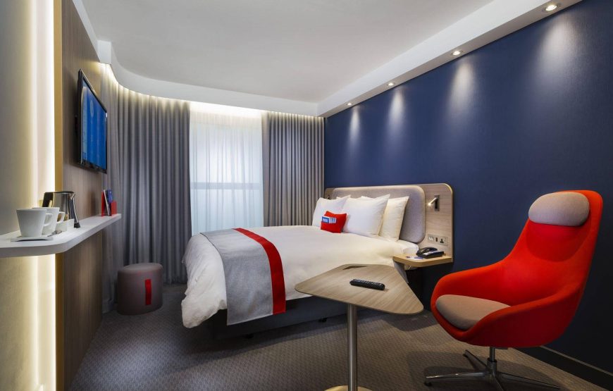 هتل (HOLIDAY INN EXPRESS)